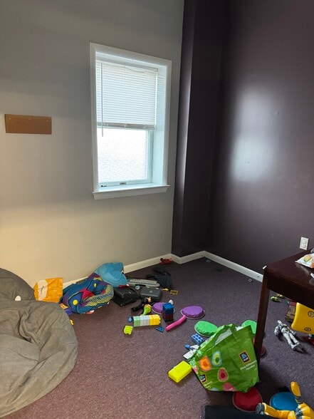 More Photos Of 684 W Main St, New Holland Office For Lease