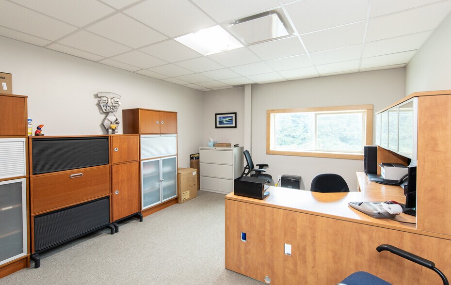 More Photos Of 7431 Industrial Rd, Lantzville Warehouse For Sale