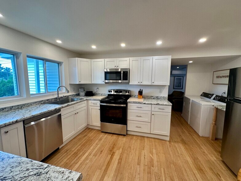 More Photos Of 60 Boston Post Rd, Madison Storefront Retail Office For Sale