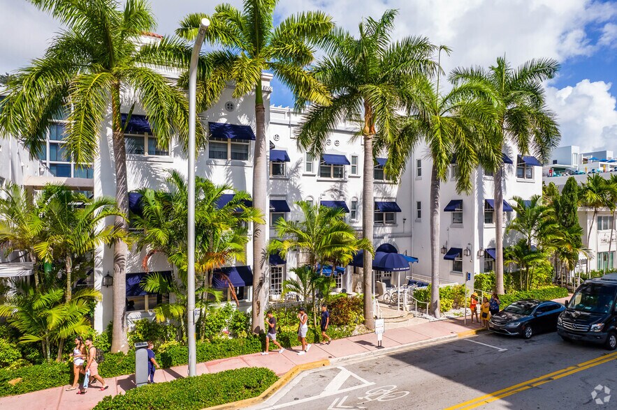 More Photos Of 944 Collins Ave, Miami Beach Hotel For Lease