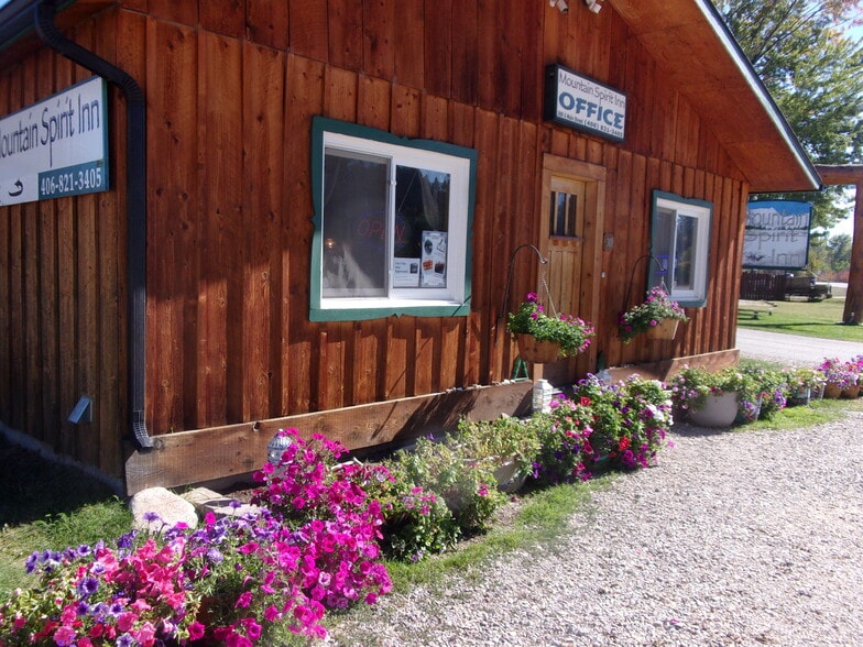 Primary Photo Of 308 S Main St, Darby Hotel For Sale