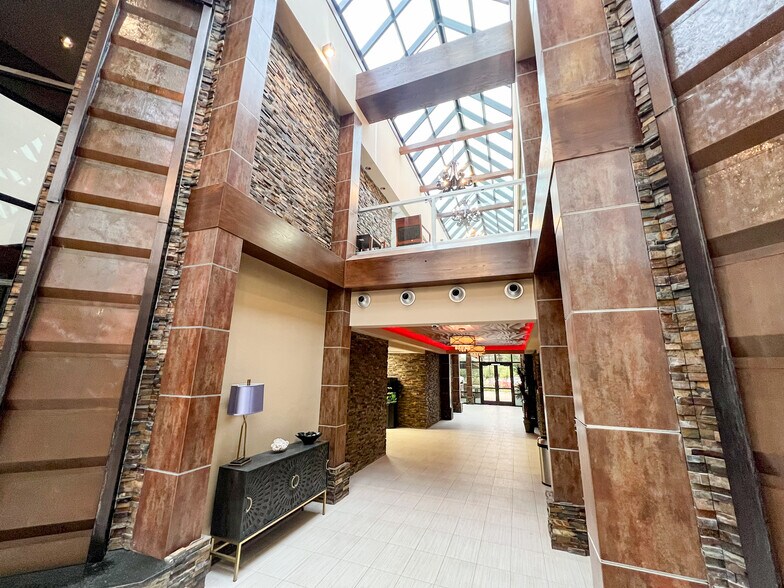 More Photos Of 3510 N A St, Midland Office For Lease