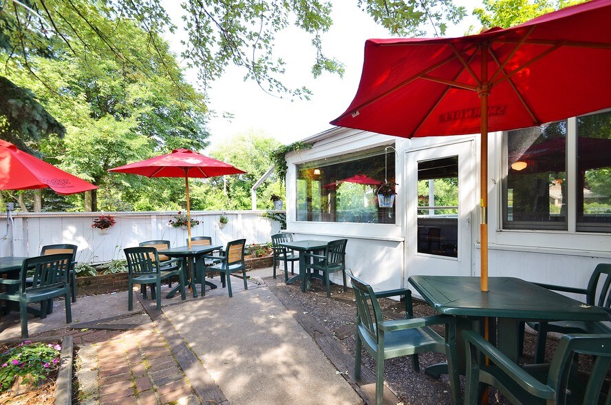 More Photos Of 6655 N Green Bay Ave, Glendale Restaurant For Sale