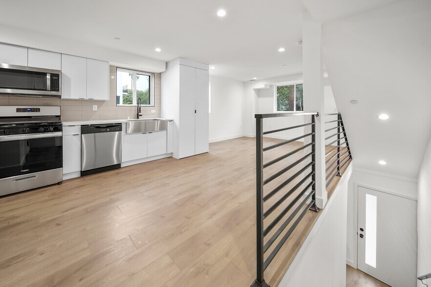 More Photos Of 171 S Hoover St, Los Angeles Apartments For Sale