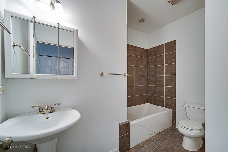 More Photos Of 6153 S Vernon Ave, Chicago Apartments For Sale