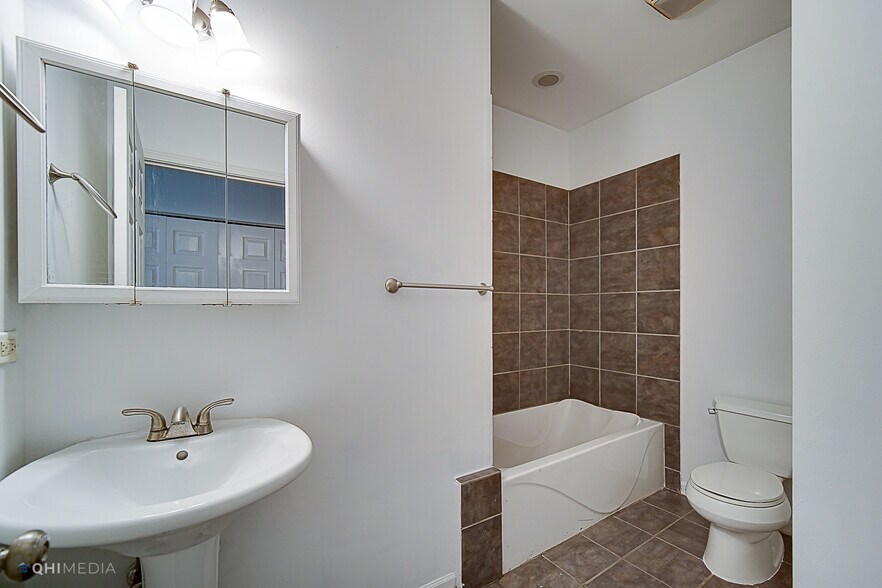 More Photos Of 6153 S Vernon Ave, Chicago Apartments For Sale