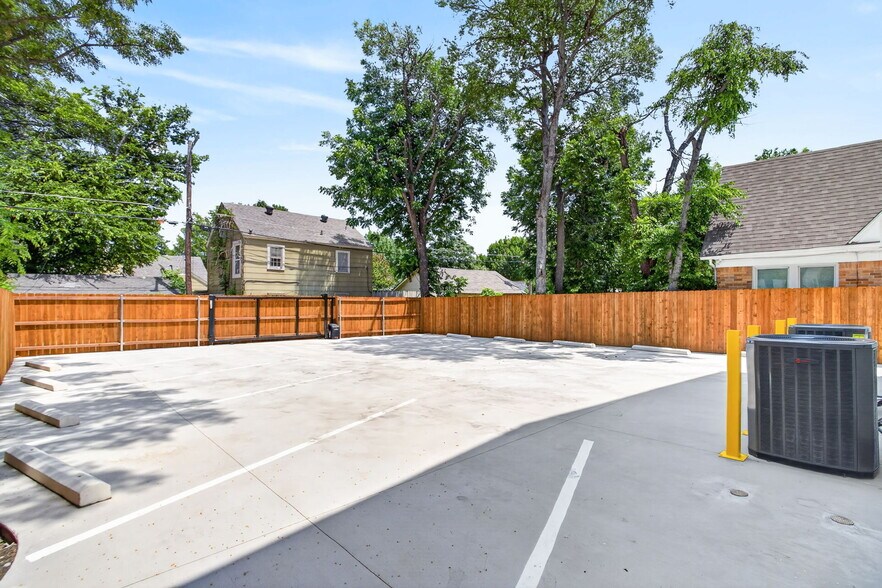 More Photos Of 3133 Cockrell Ave, Fort Worth Apartments For Sale