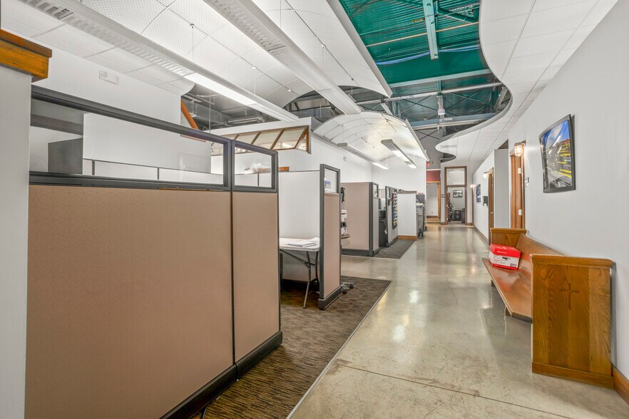 More Photos Of 3100 E Randol Mill Rd, Arlington Distribution For Sale