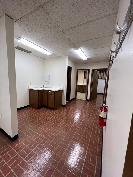 More Photos Of 21245 Lorain Rd, Fairview Park Medical For Lease