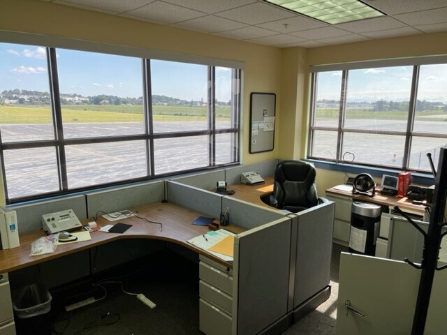 More Photos Of 110 Stewart Huston Dr, Coatesville Warehouse For Lease