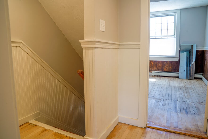 More Photos Of 123 Union Sq, Milford Restaurant For Sale