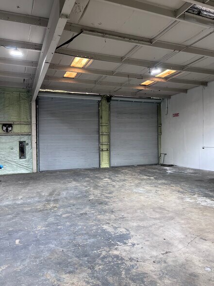 More Photos Of 3942 Arnold Ave, Naples Unknown For Lease