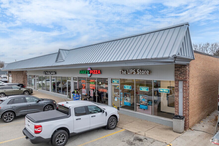 Primary Photo Of 2720-2780 Dundee Rd, Northbrook Freestanding For Lease