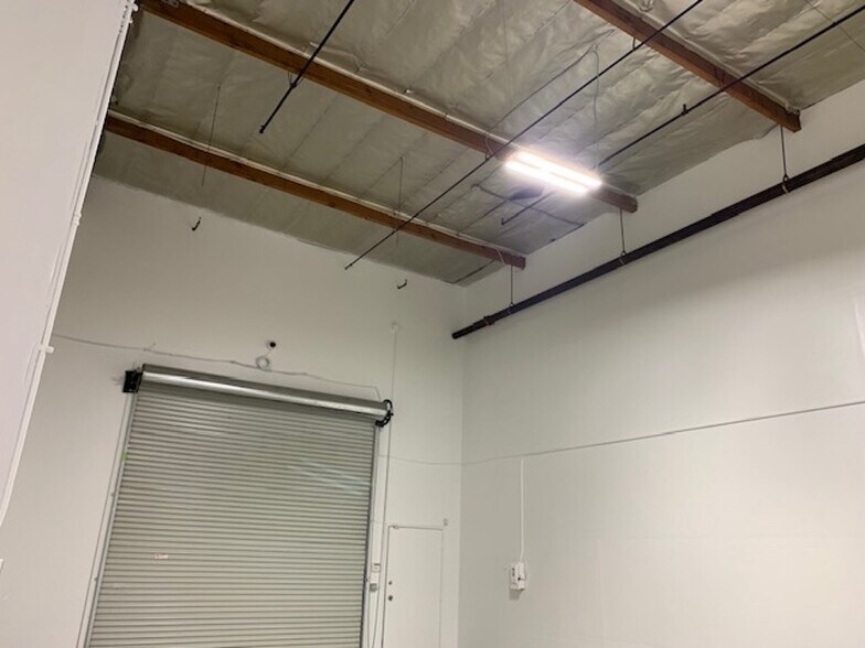 More Photos Of 3975 Landmark St, Culver City Warehouse For Lease