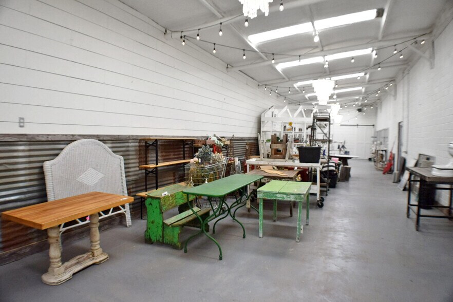 More Photos Of 1002 Main St, Friona Storefront For Sale