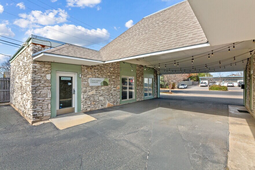 More Photos Of 2413 Greenlawn Pky, Austin Office For Sale