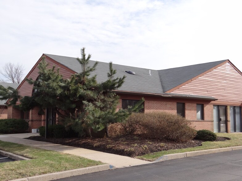 More Photos Of 402 Middletown Blvd, Langhorne Medical For Lease