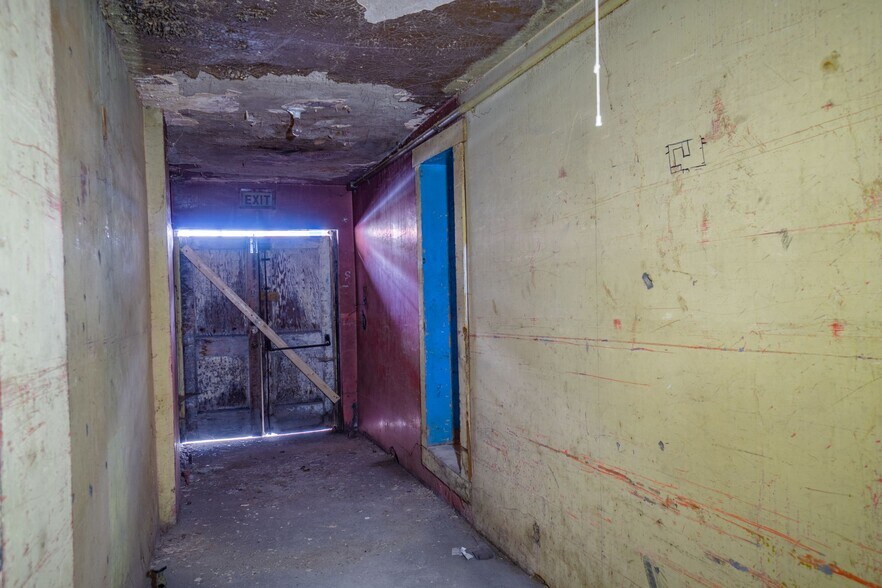 More Photos Of 132 North Ave, Pittsburgh Manufacturing For Sale