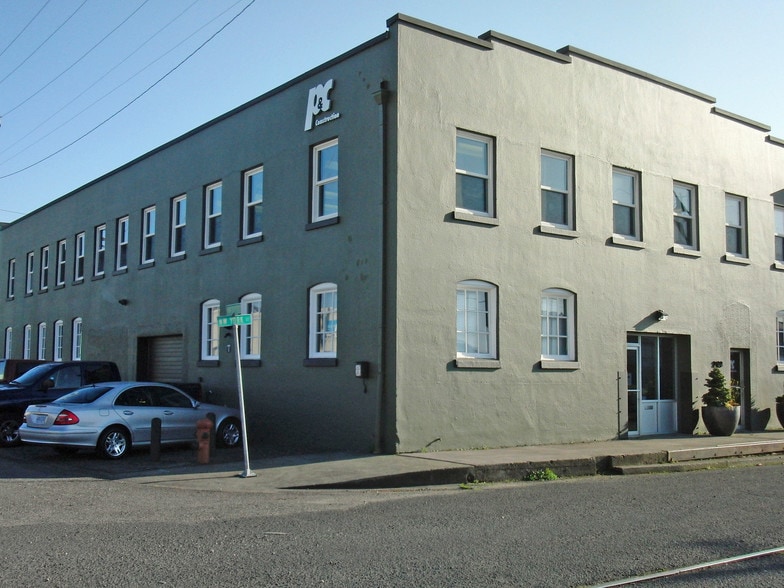 More Photos Of 2121-2133 NW York St, Portland Warehouse For Sale