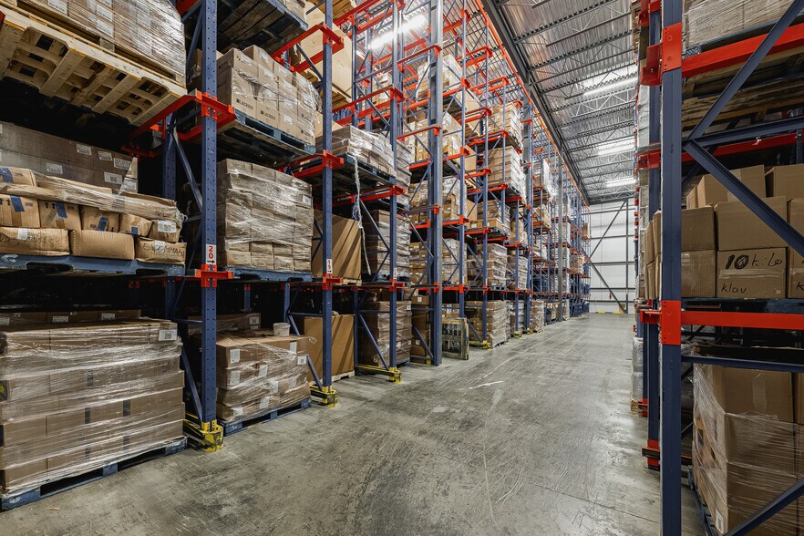 More Photos Of 395 Rue Bonin, Acton Vale Refrigeration Cold Storage For Sale