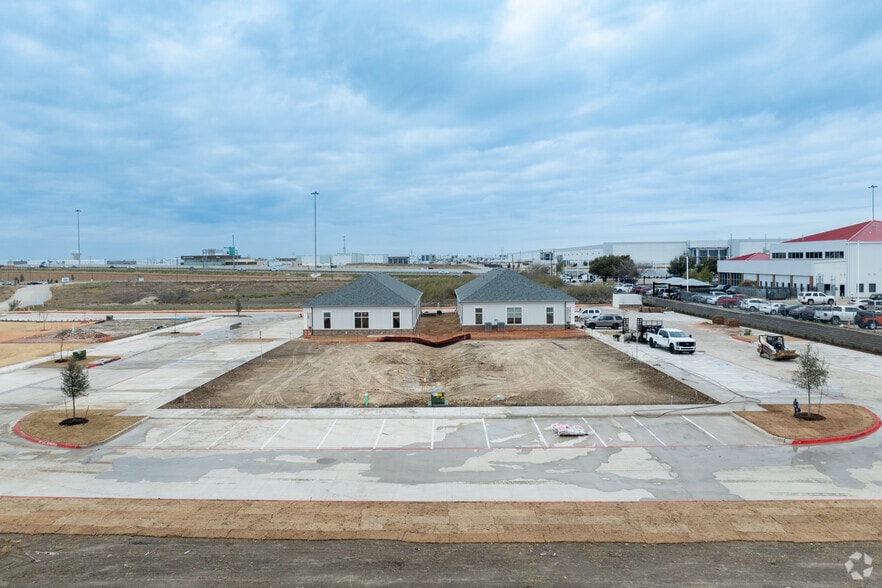 More Photos Of 3117 Bailey Dr, Fort Worth Medical For Sale