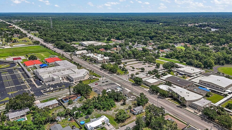 More Photos Of 452 N Park Ave, Apopka General Retail For Sale