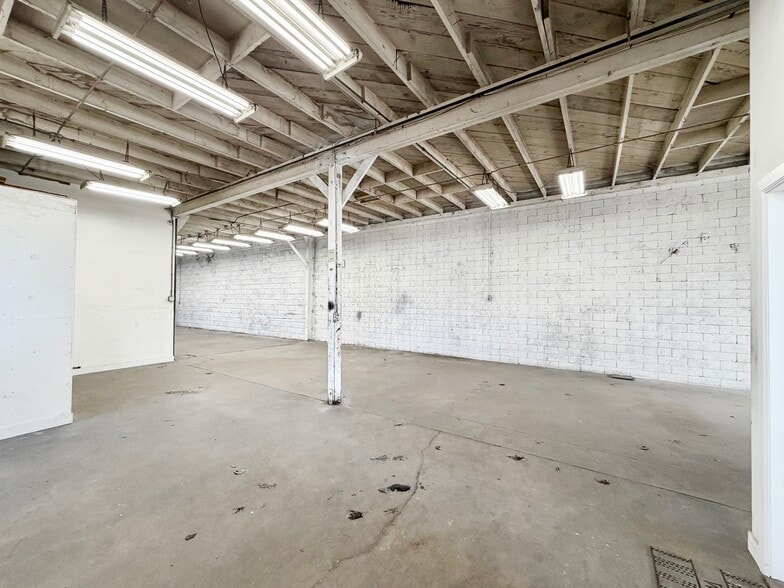 More Photos Of 4401 Firestone Blvd, South Gate Flex For Lease