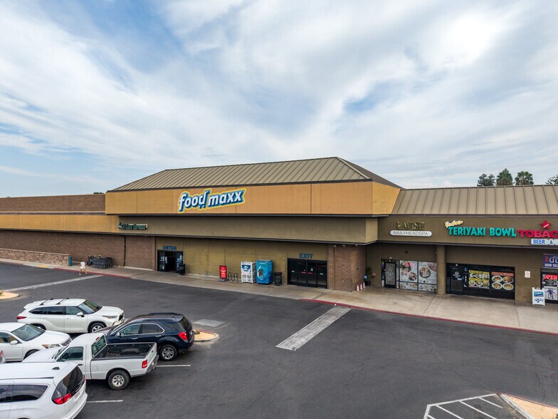More Photos Of 6300 White Ln, Bakersfield General Retail For Sale