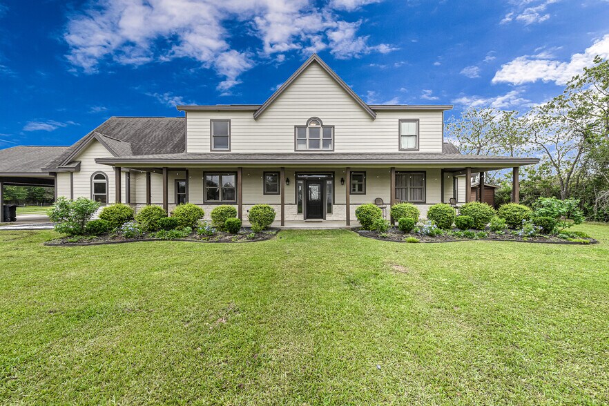 More Photos Of 13845 Boudreaux Rd, Tomball Manufacturing For Sale
