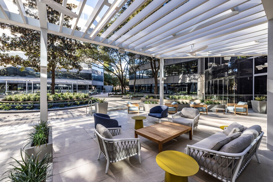 More Photos Of 1501-1507 Lyndon B Johnson Fwy, Dallas Unknown For Lease