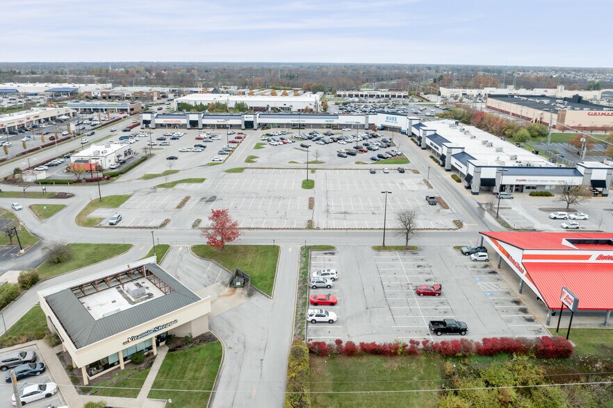 More Photos Of 127 W Tiverton Way, Lexington Unknown For Lease