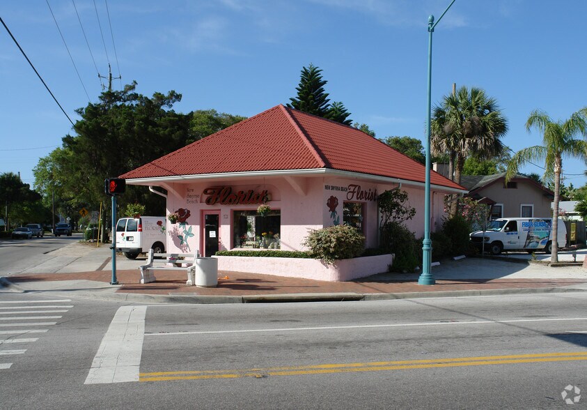 121 Flagler Ave  