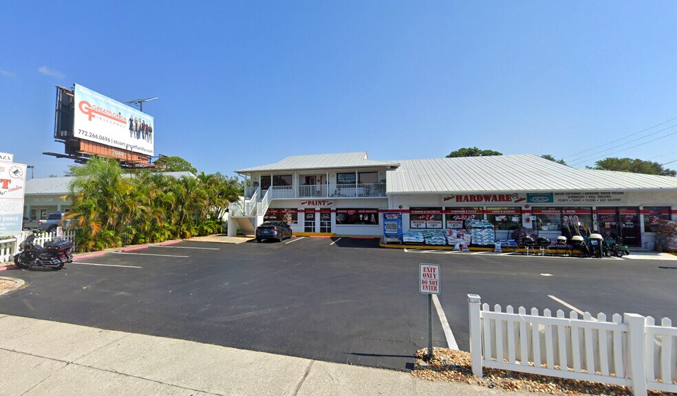 More Photos Of 1105-1113 SW Martin Downs Blvd, Palm City Freestanding For Lease