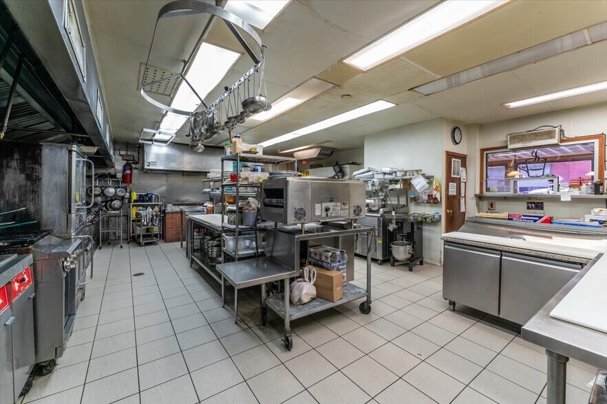 More Photos Of 217-219 Frelinghuysen Ave, Newark General Retail For Sale