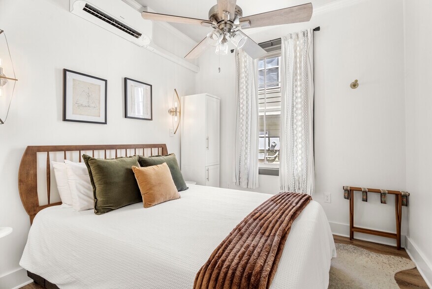 More Photos Of 782 Water St, Biloxi Office For Sale