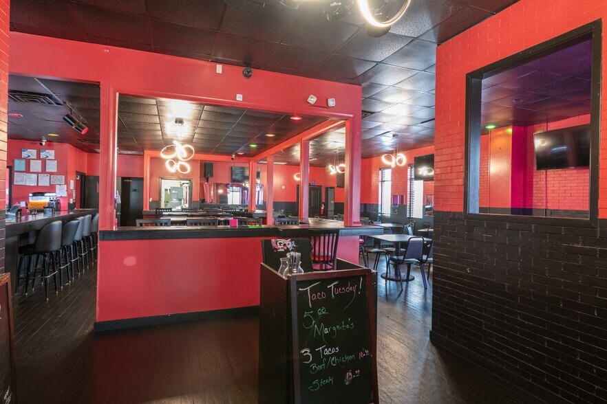 More Photos Of 3571/3585 McGehee Rd, Montgomery Restaurant For Sale