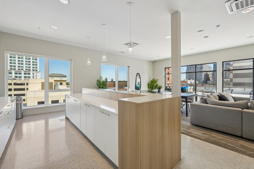 More Photos Of 1010 11th St, Sacramento Apartments For Lease