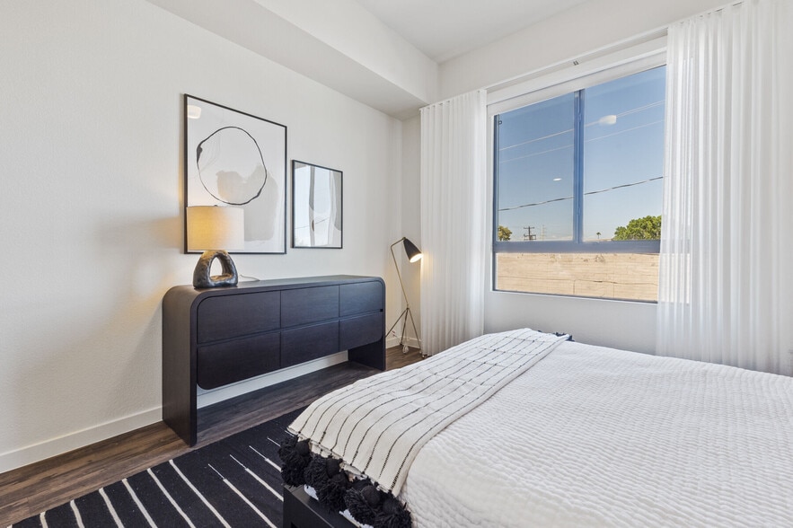 More Photos Of 2040-2060 N Scottsdale Rd, Scottsdale Apartments For Lease