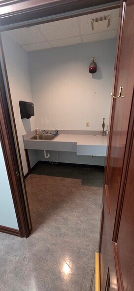 More Photos Of 1475-1495 W Main St, Tipp City Medical For Lease