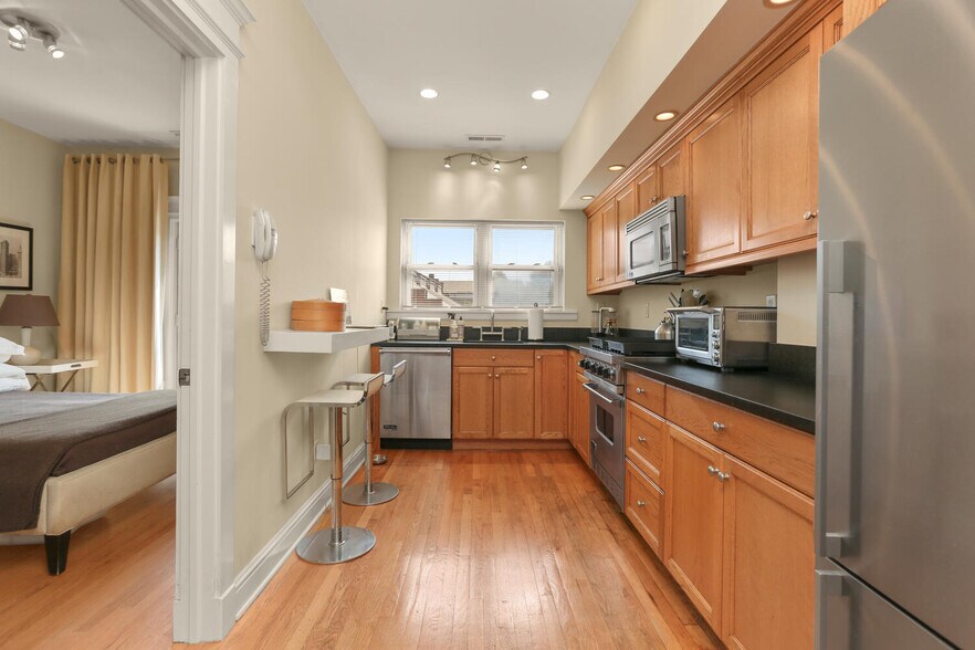 More Photos Of 345 Greenwich Ave, Greenwich Office For Sale