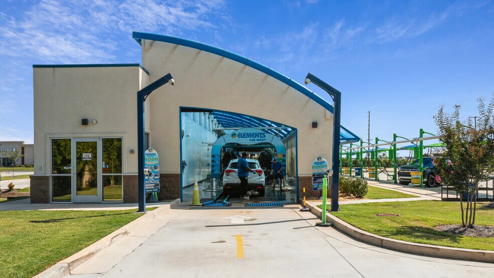 More Photos Of 1002 Industrial Pky, McDonough Carwash For Sale