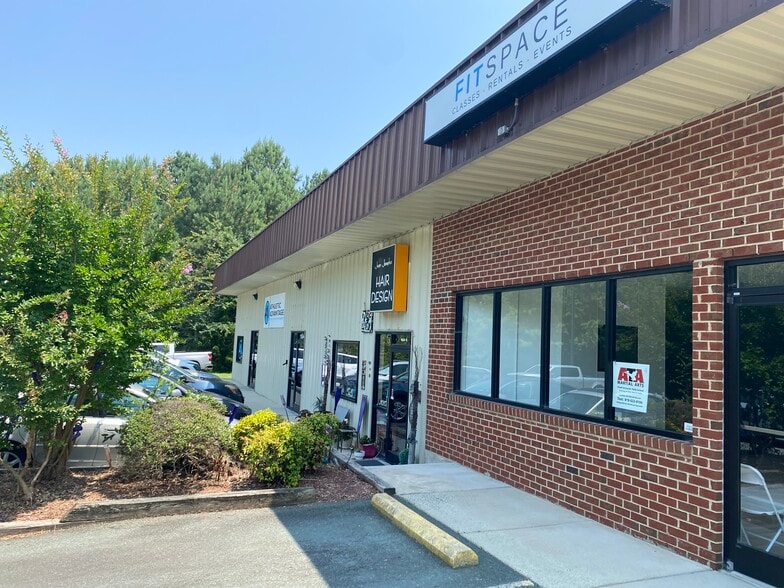 More Photos Of 11624 N US 15-501, Chapel Hill Freestanding For Lease