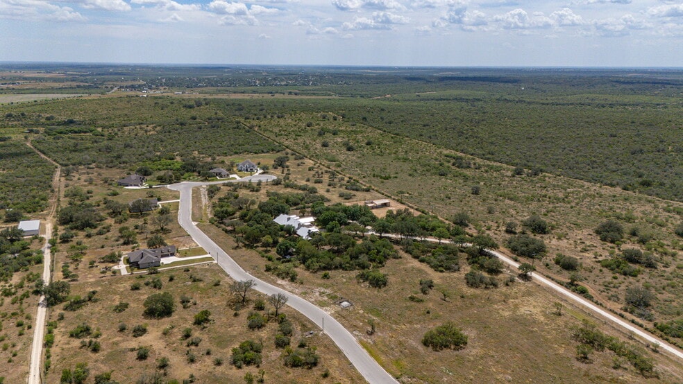 More Photos Of 2234 Highway 90 w, Castroville Flex For Sale