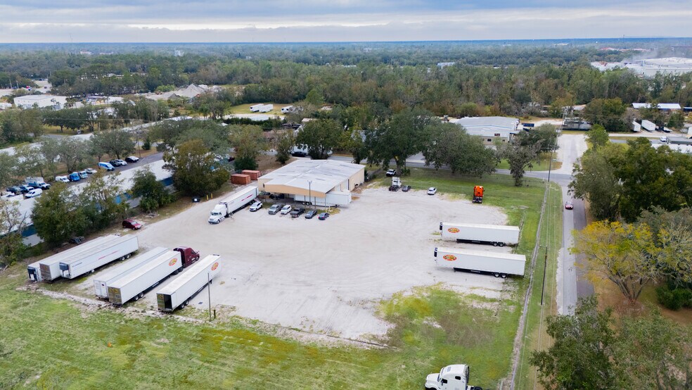 More Photos Of 2701 Airport Rd, Plant City Warehouse For Sale