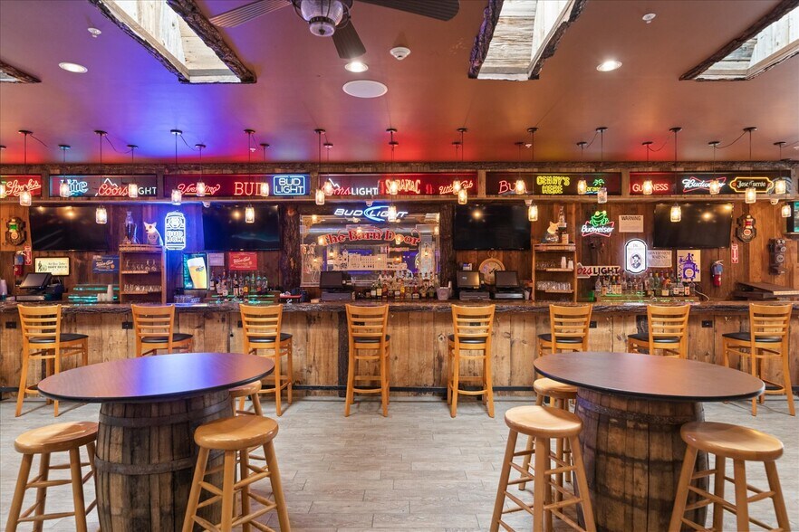 More Photos Of 728 Court St, Utica Restaurant For Sale