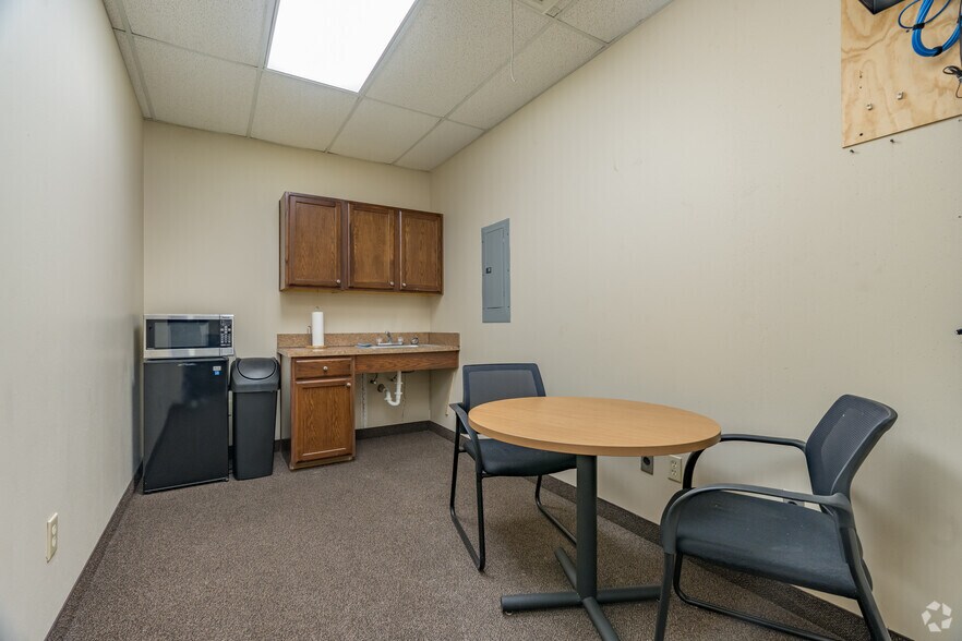 More Photos Of 303 S Jupiter Rd, Allen Unknown For Lease