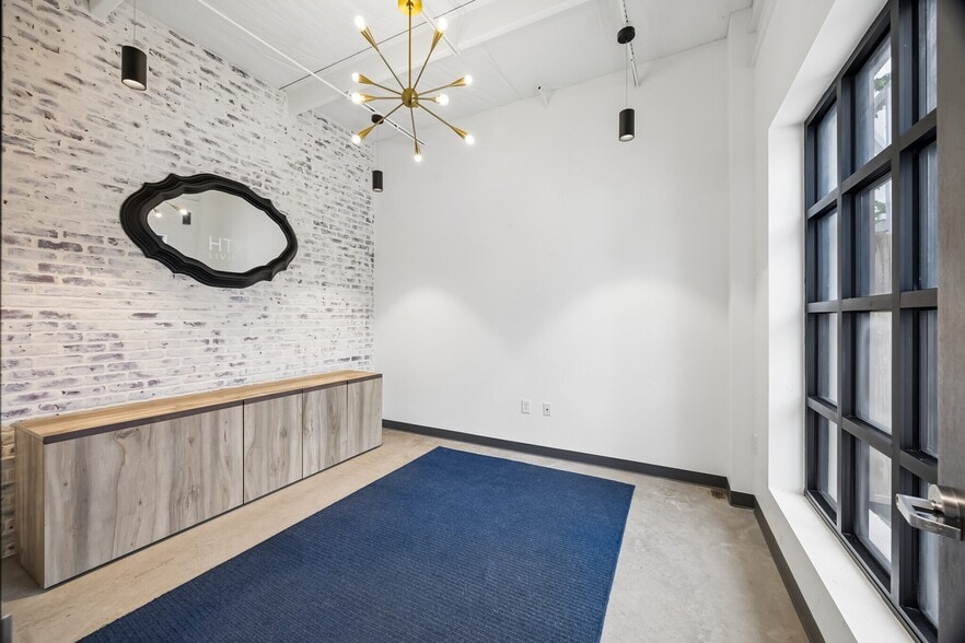 More Photos Of 4521 N Main St, Houston Medical For Lease