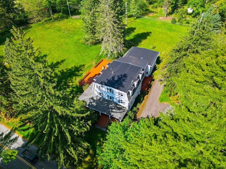 More Photos Of 1015 PA-390, Greentown Hospitality For Sale