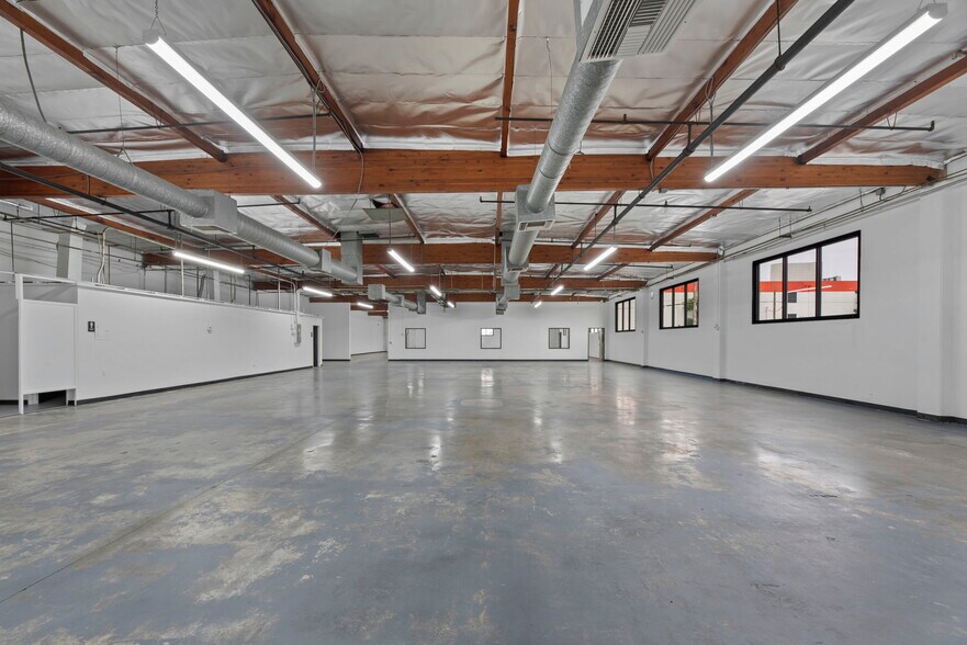More Photos Of 1761-1765 W Oak St, Torrance Warehouse For Lease