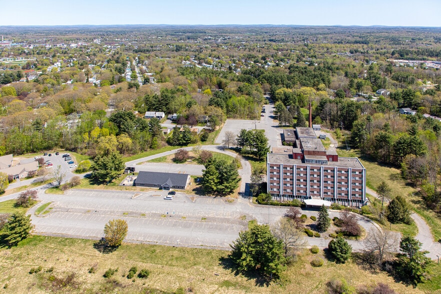 More Photos Of 30 Chase Ave, Waterville Apartments For Sale